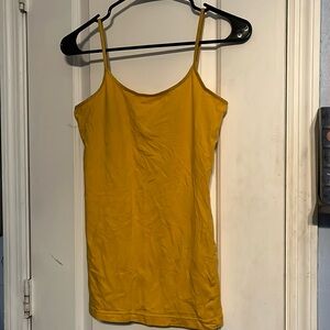 Arizona Jean Company size Medium gold tank to. LIKE NEW